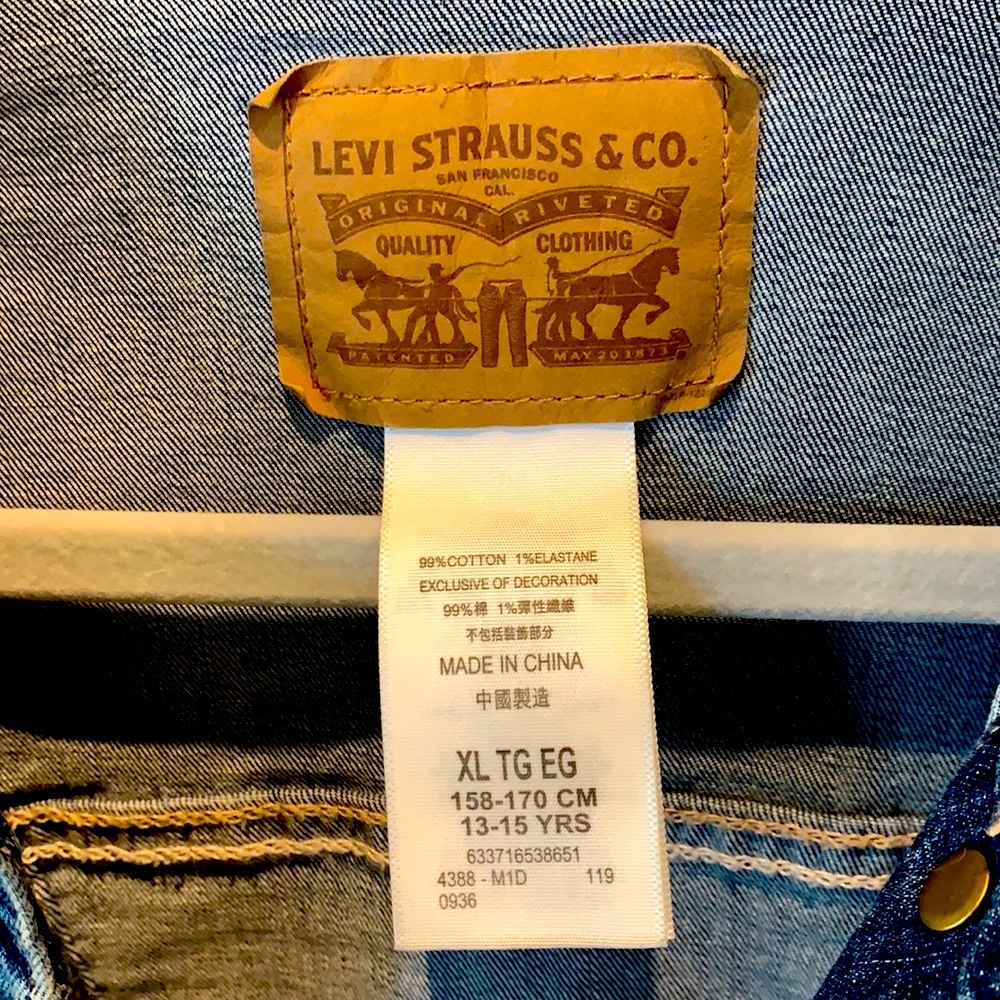 Levi Jean Jacket Girls XL 13-15yrs Distessed - Picture 2 of 7